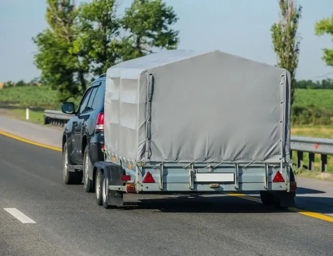 packa släpvagn vid flytt