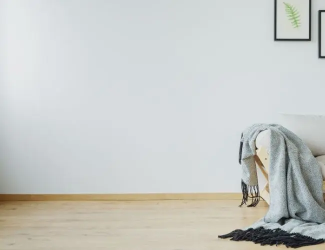 rengöra målad vägg inför flytt