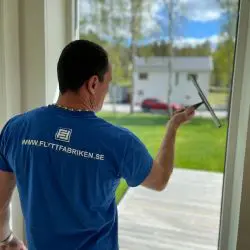 fönsterputs vid flyttstädning